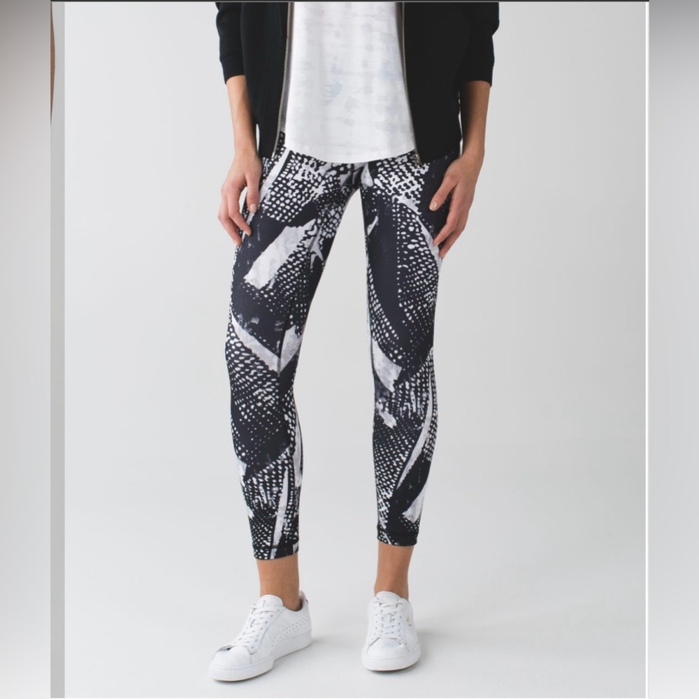 Lululemon Wunder Under Crop III *Full-On Luon Static Mist White